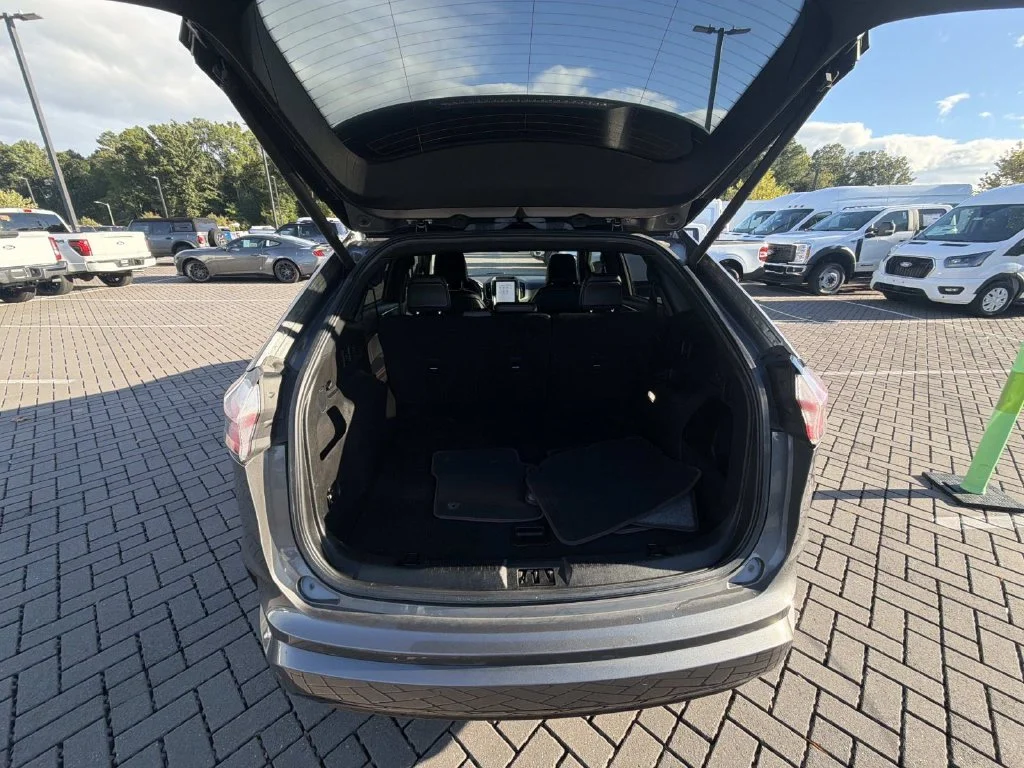 Used 2023 Gray Ford ST Line image 28