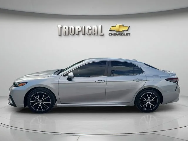 Used 2023  Toyota SE image 2