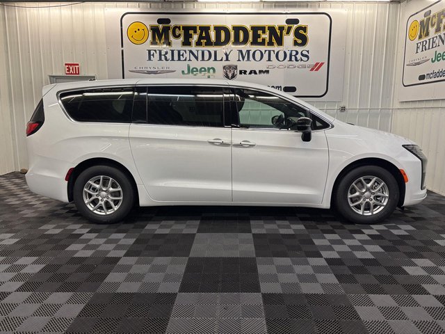 2027 Chrysler Pacifica Select