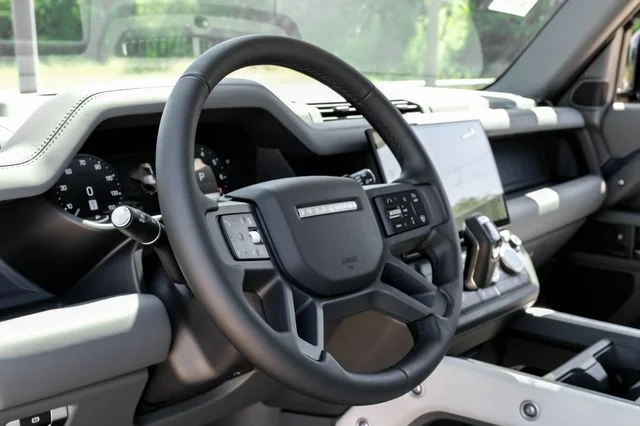 New 2026 Tasman Blue Land Rover X-Dynamic SE image 20