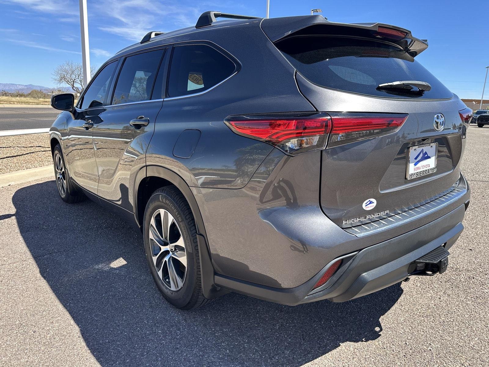 2023 Toyota Highlander XLE - Photo 12