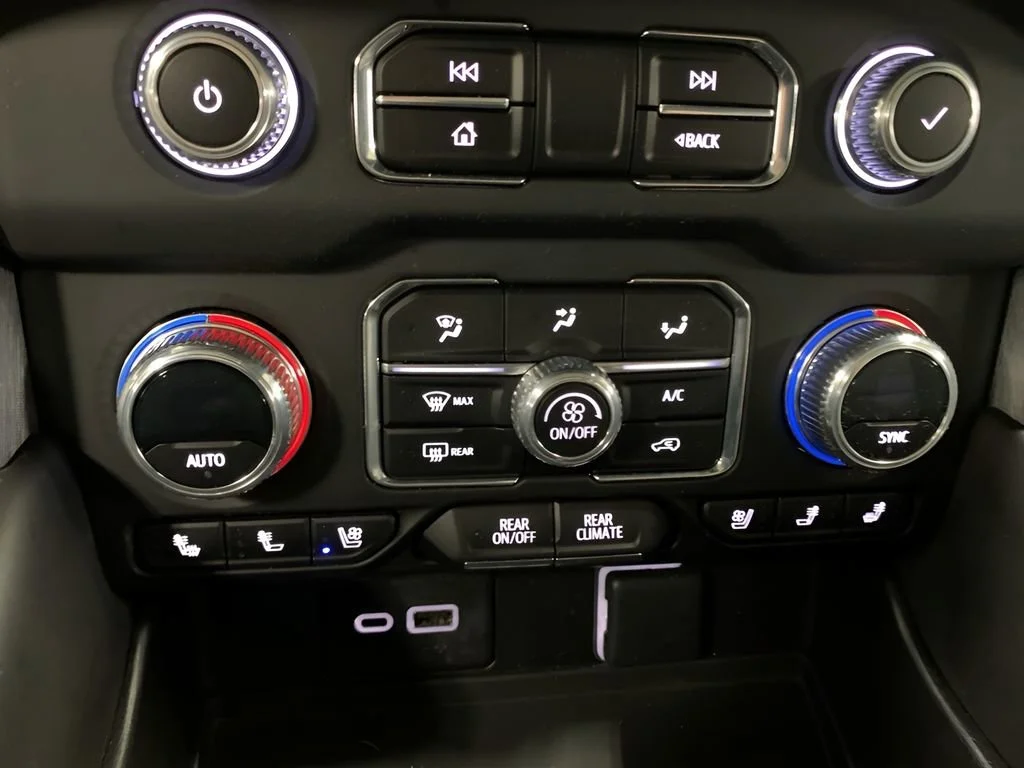2023 GMC Yukon SLT - Photo 37