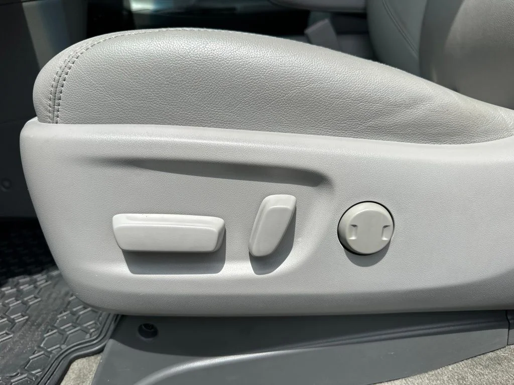 Used 2017 White Toyota XLE image 29