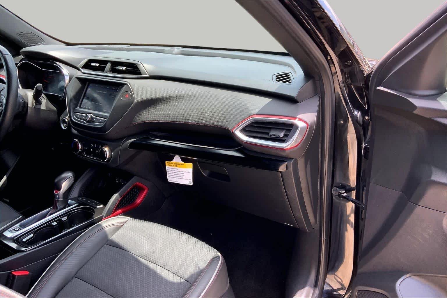 Used 2022 Mosaic Black Metallic Chevrolet RS image 18