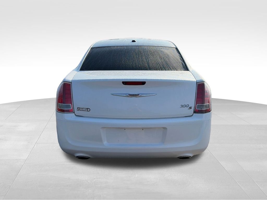 Used 2014 Ivory Chrysler S image 5