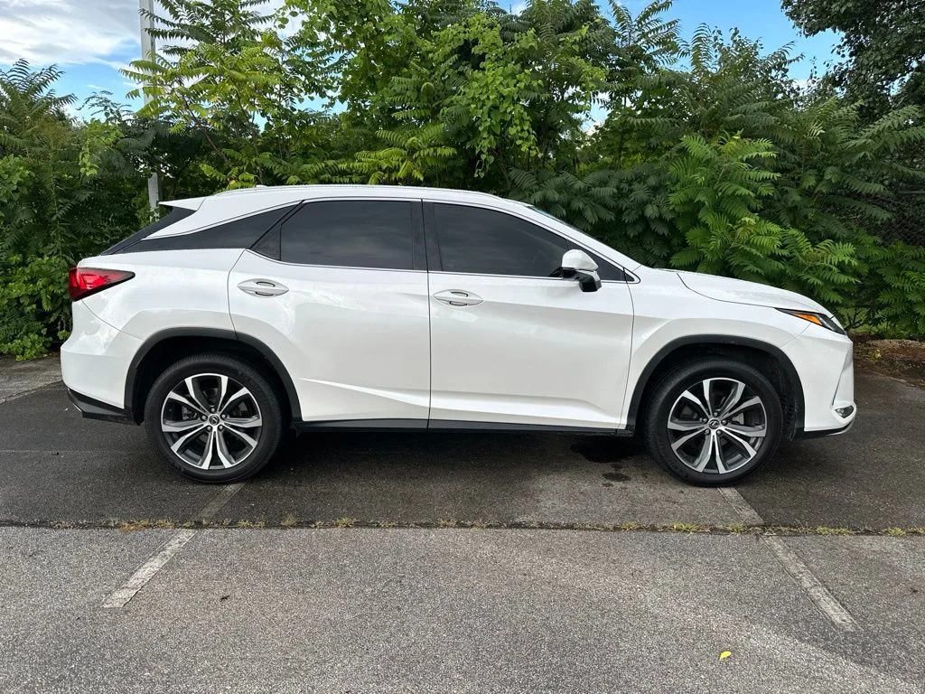 Used 2022 White Lexus 350 image 2