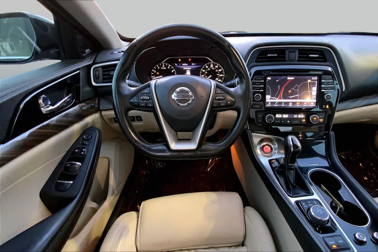 Used 2017 Super Black Nissan Platinum image 6