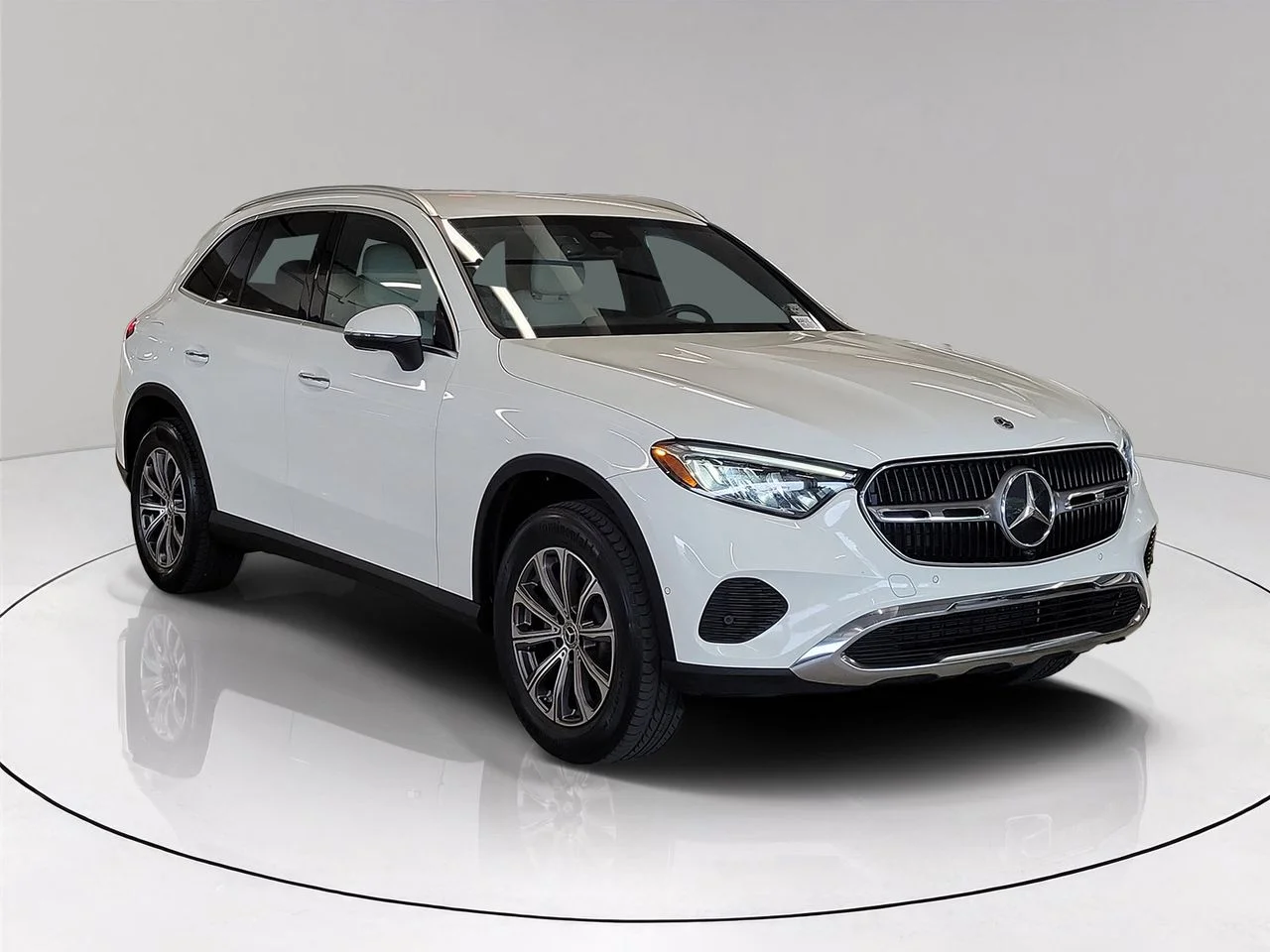 Certified Used 2023 White Mercedes-Benz GLC 300 image 3