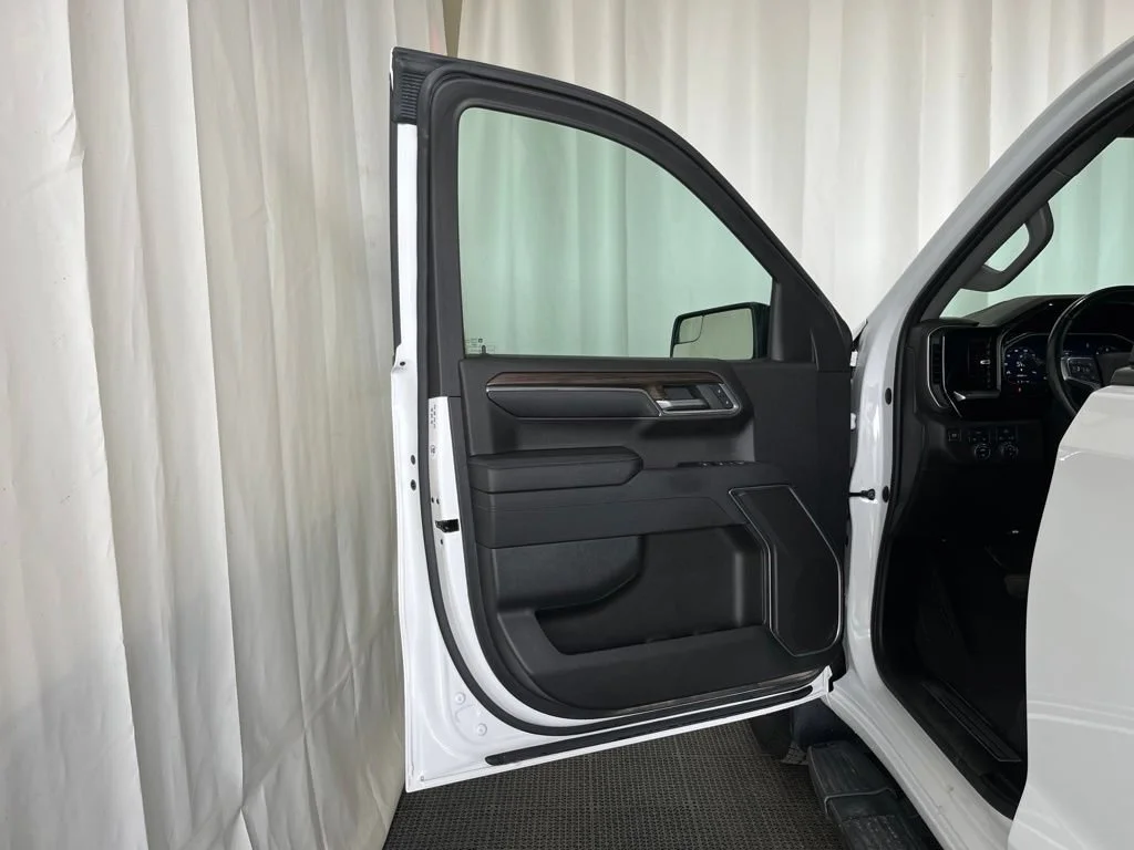 Used 2023 Summit White Chevrolet RST image 17