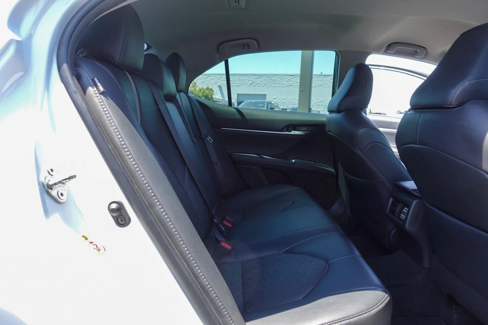 Used 2018 Wind Chill Pearl Toyota XSE image 14
