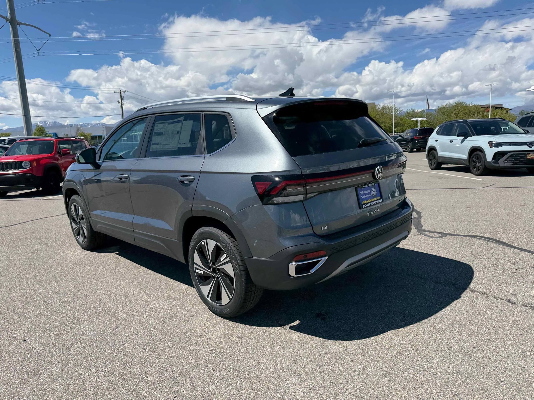 New 2026 Platinum Gray Volkswagen SE image 5