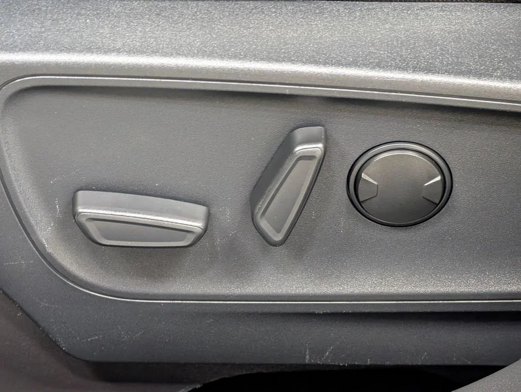 Certified Used 2025 Agate Black Metallic Ford ST-Line Select image 12