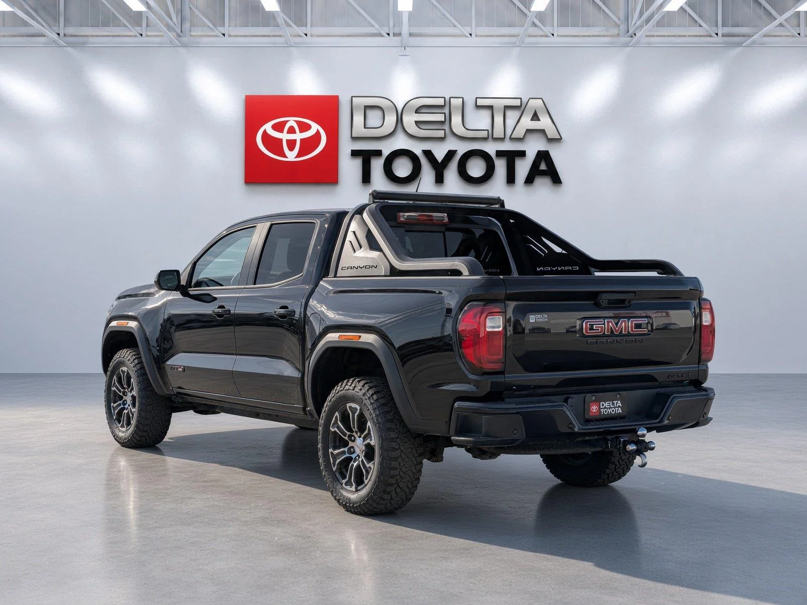 Used 2023 Onyx Black GMC 4WD AT4 image 3