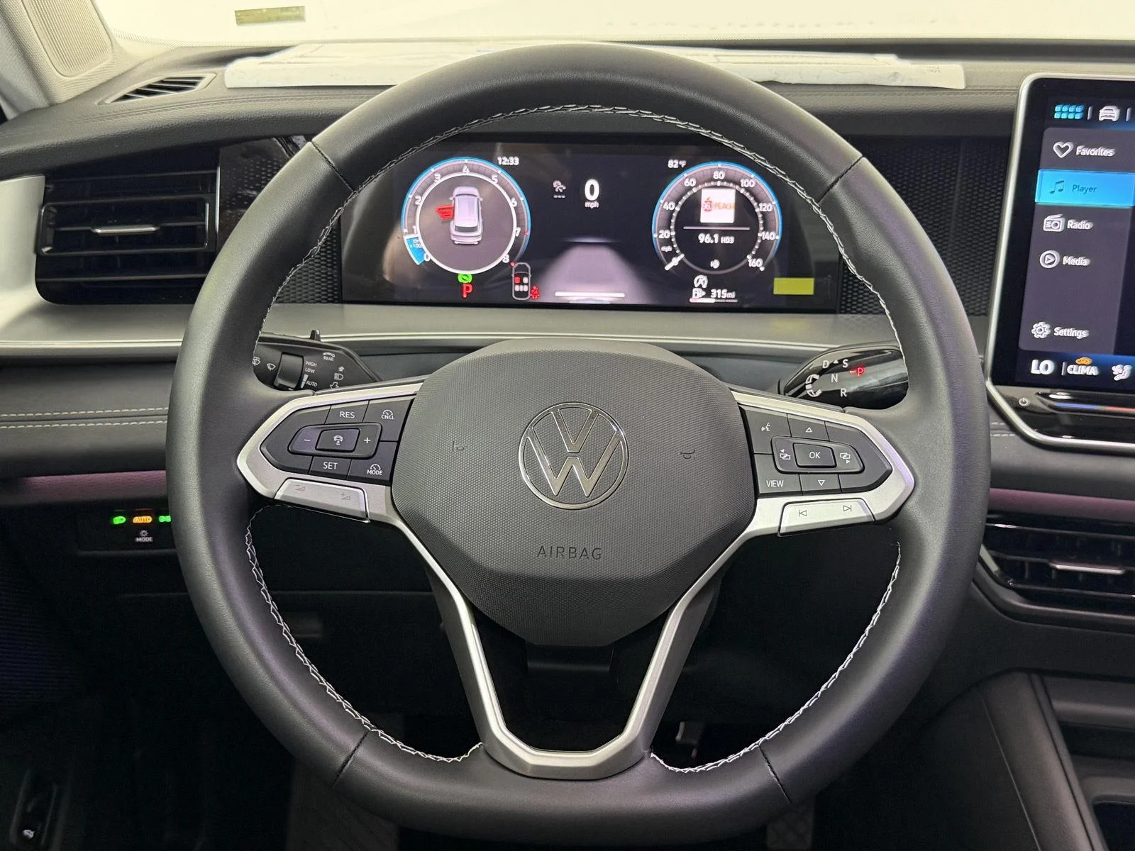 New 2026 Platinum Gray Metallic Volkswagen SE image 25