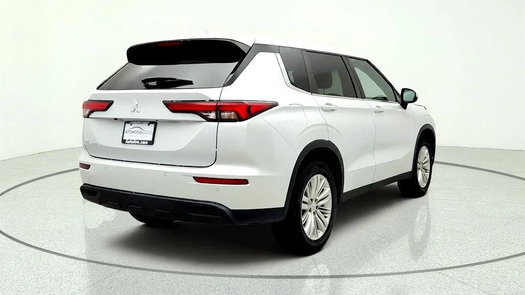 Used 2022 White Diamond Mitsubishi ES FWD image 5