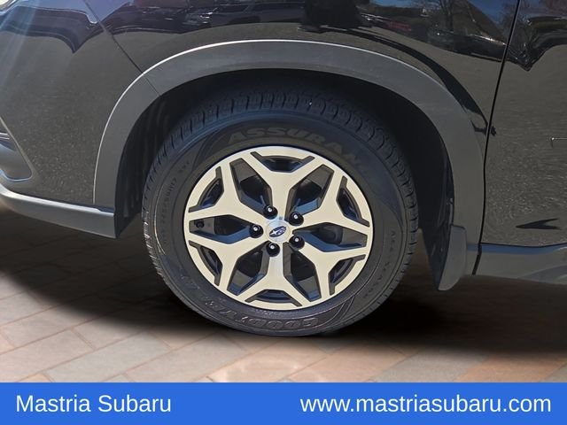 Used 2023 Black Subaru Premium image 29