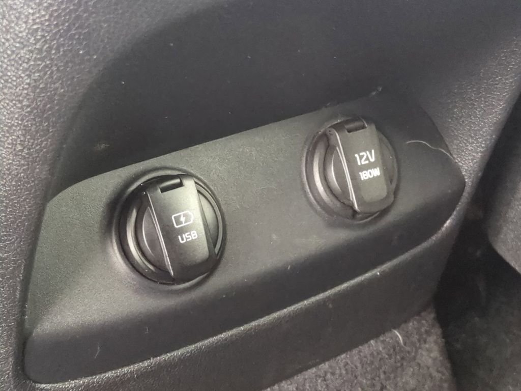 2020 Kia Sorento LX - Photo 17
