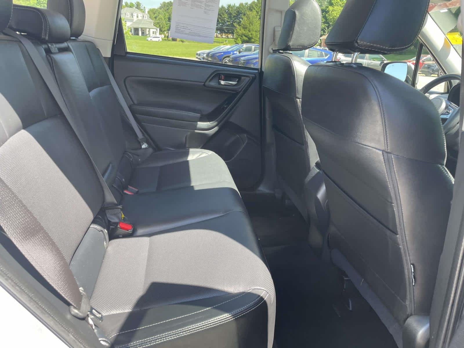 Used 2017 Ice Silver Metallic Subaru Limited image 18