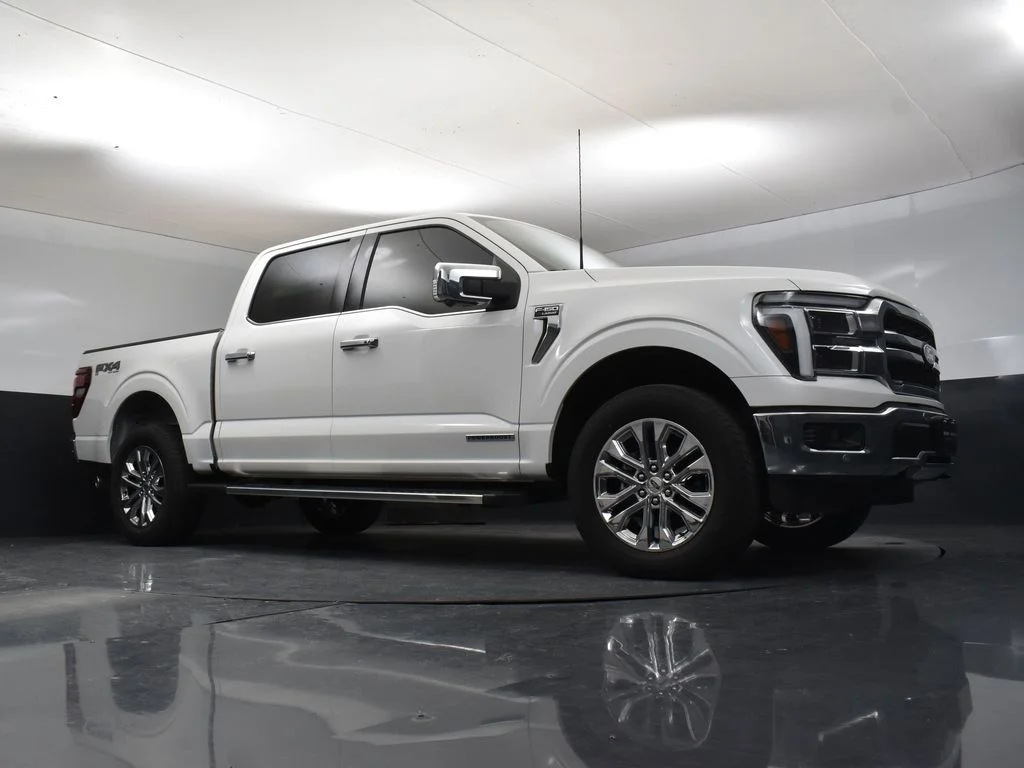 New 2025 White Ford Lariat image 29