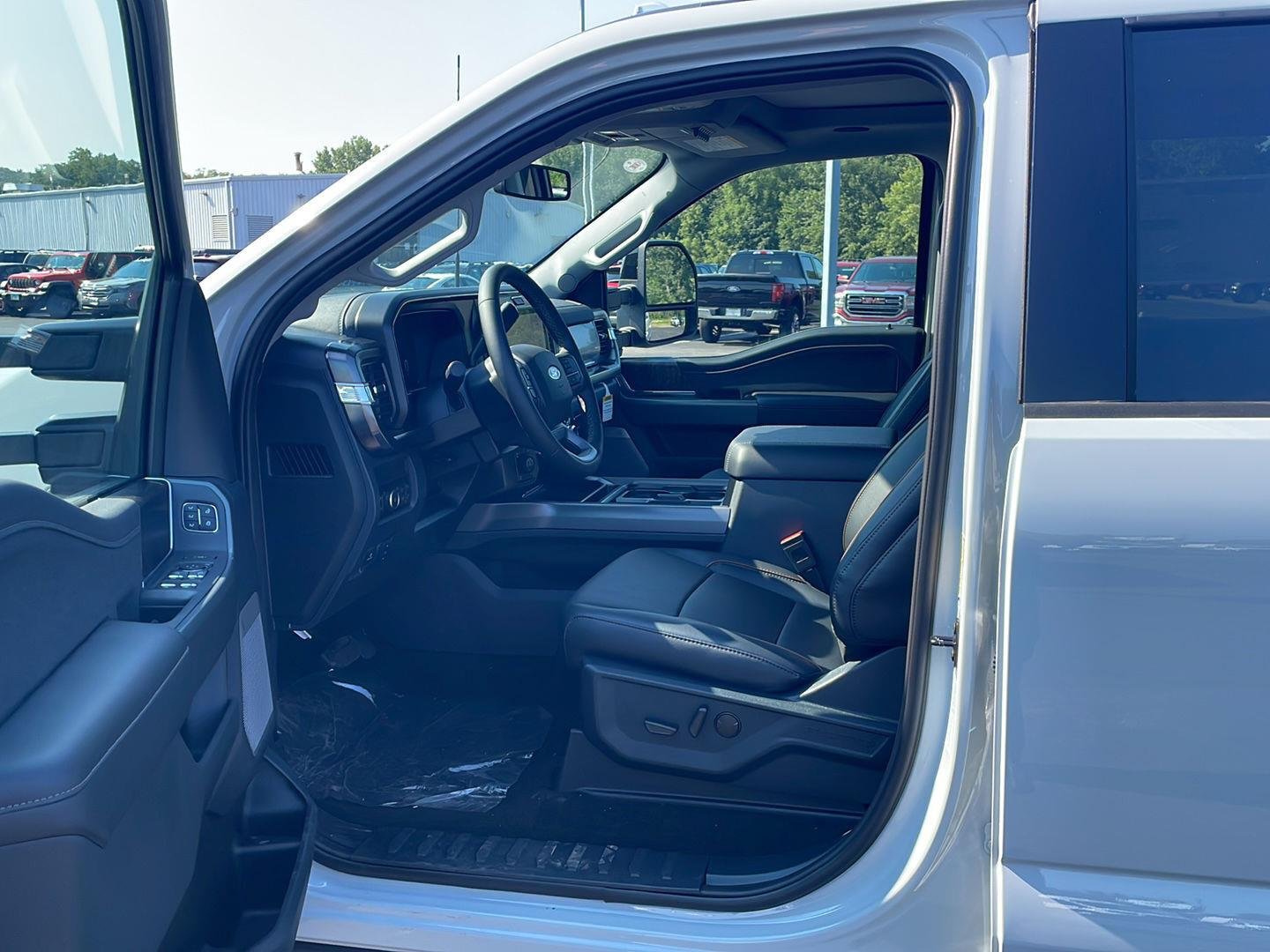 New 2026 Avalanche Ford F-350® Lariat® image 9