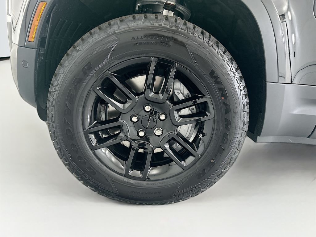Used 2026 Santorini Black Metallic Land Rover S image 28