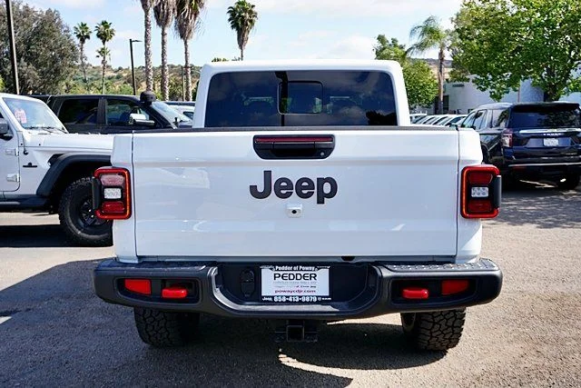 New 2026 Bright White Clear-Coat Exterior Paint Jeep Rubicon image 11