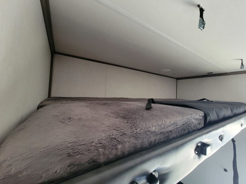 Used 2022  Rogue Toy Hauler image 30
