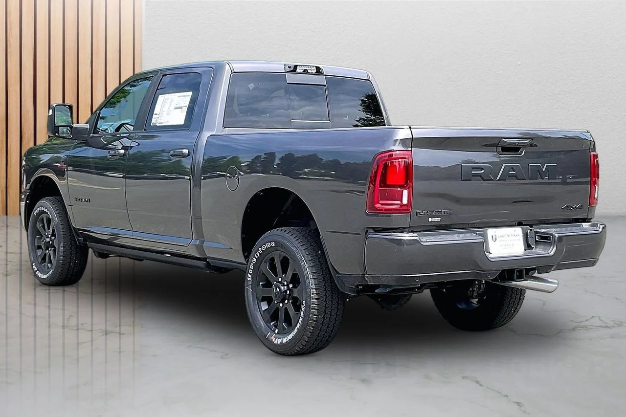 New 2026 Granite Crystal Metallic Clear-Coat Exterior Paint RAM Laramie image 11