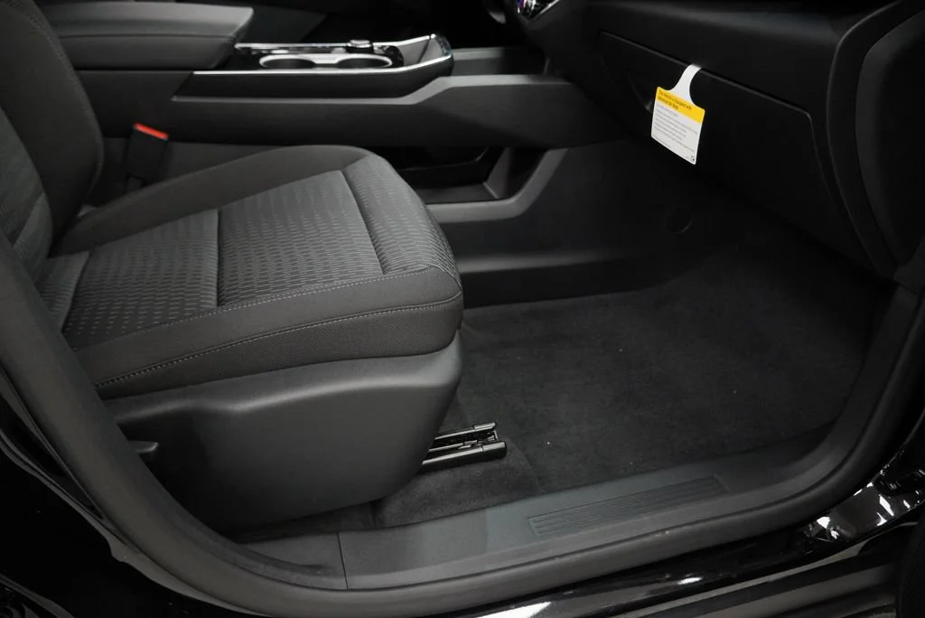 2027 Chevrolet Equinox LT - Photo 29