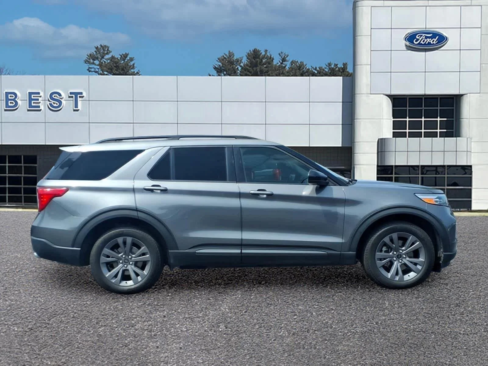 Used 2022 Carbonized Gray Metallic Ford XLT image 9