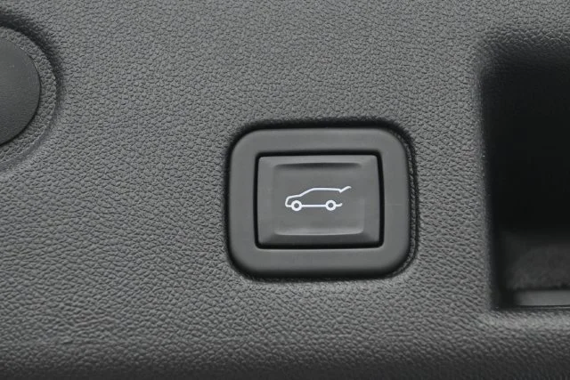 Used 2024 Summit White Chevrolet LT image 24