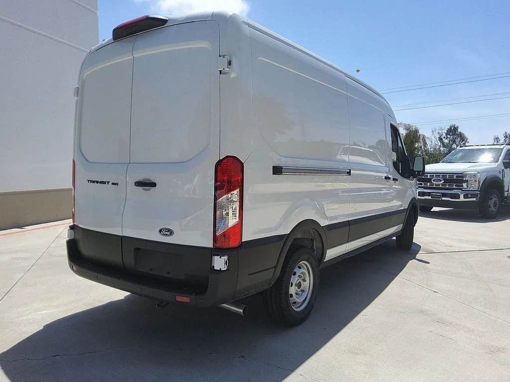 New 2026 Oxford White Ford Base image 18