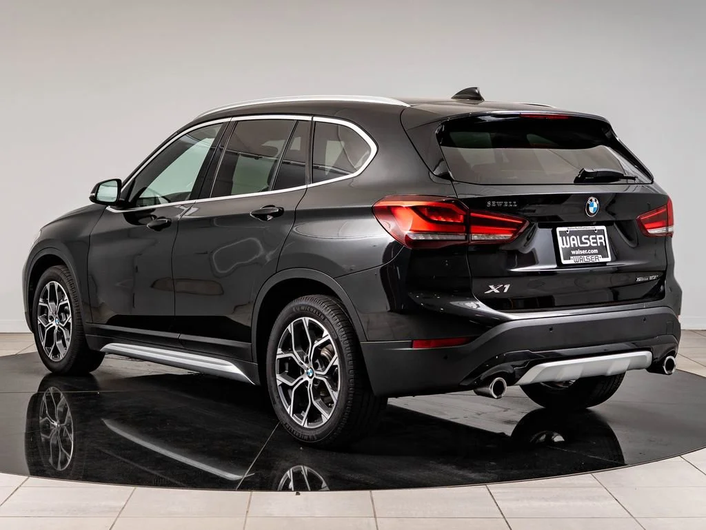 Used 2021 Black Sapphire Metallic BMW sDrive28i image 6