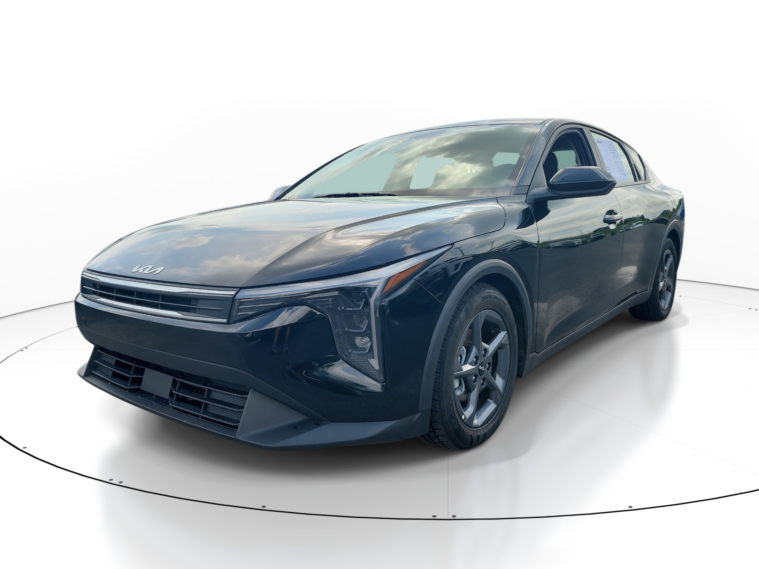 Used 2025 Aurora Black Pearl Kia LXS image 3
