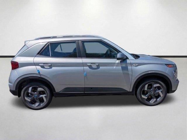New 2026 Shimmering Silver Hyundai SEL image 4
