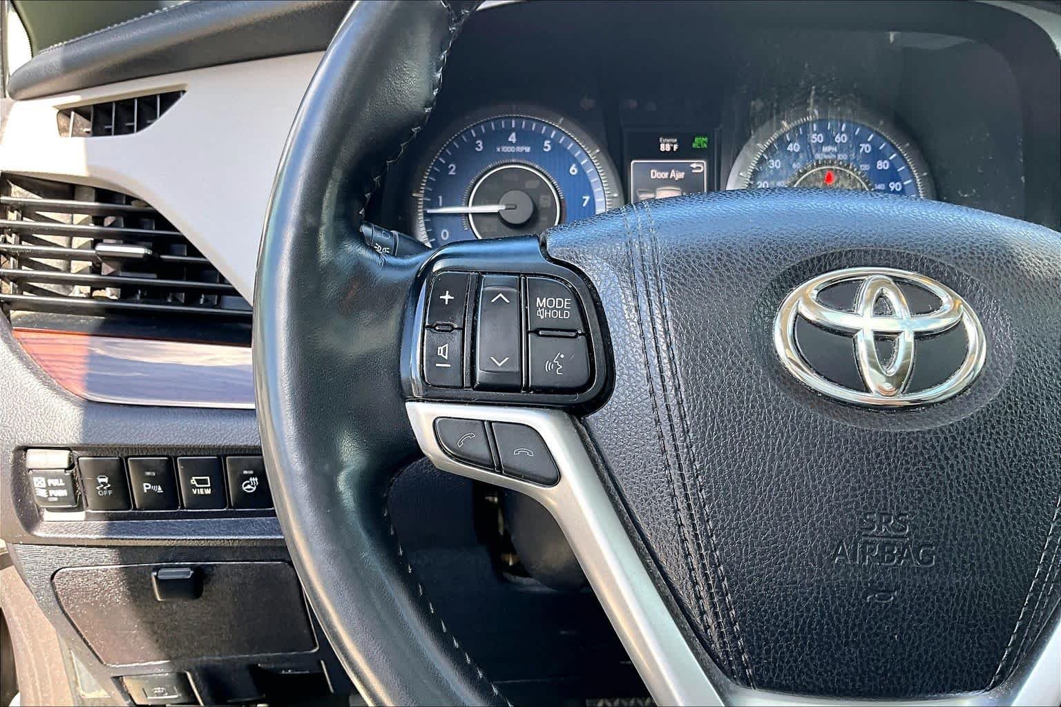 Used 2019 Predawn Gray Mica Toyota Limited Premium image 17