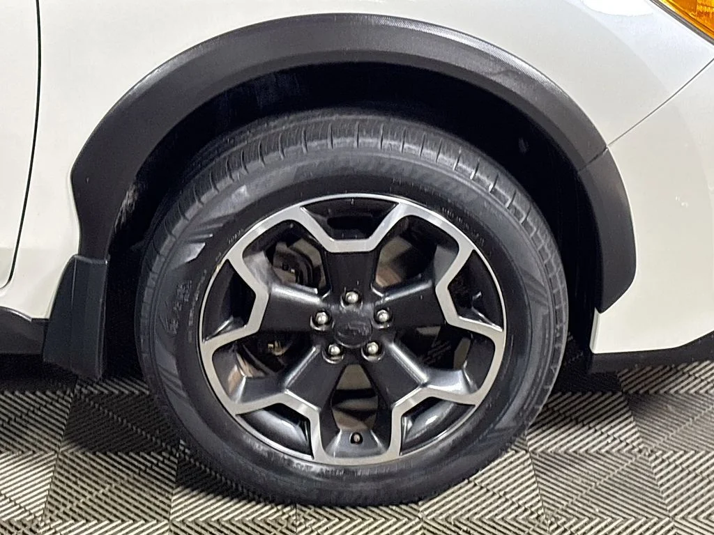 Used 2014 White Subaru 2.0i Limited image 22