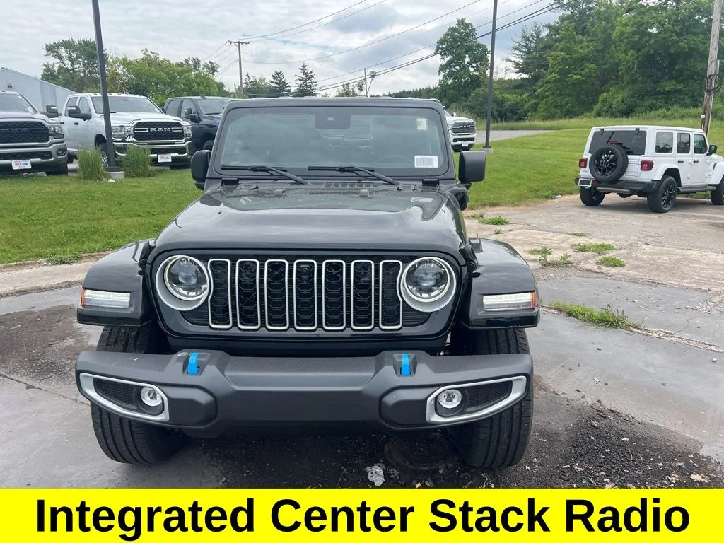 New 2024 Black Clear-Coat Exterior Paint Jeep Sahara 4xe image 9