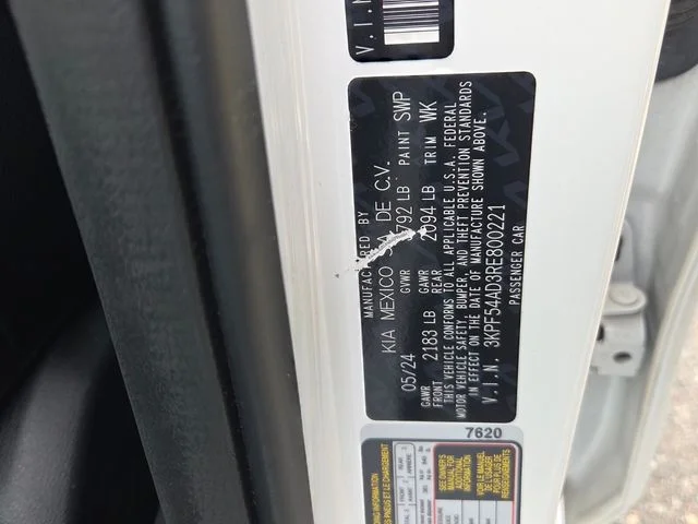 Used 2024 White Kia GT-Line image 6