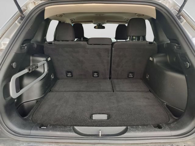 Used 2016 Silver Jeep Latitude image 30