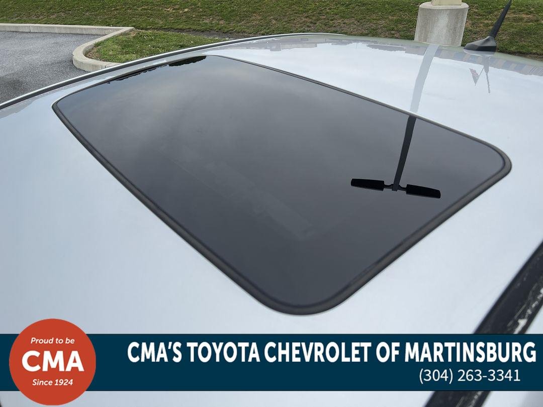 Used 2014 Silver Ice Metallic Chevrolet 2LT image 13