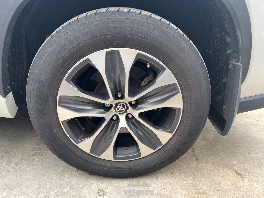 Used 2024 Beige Toyota XLE image 8