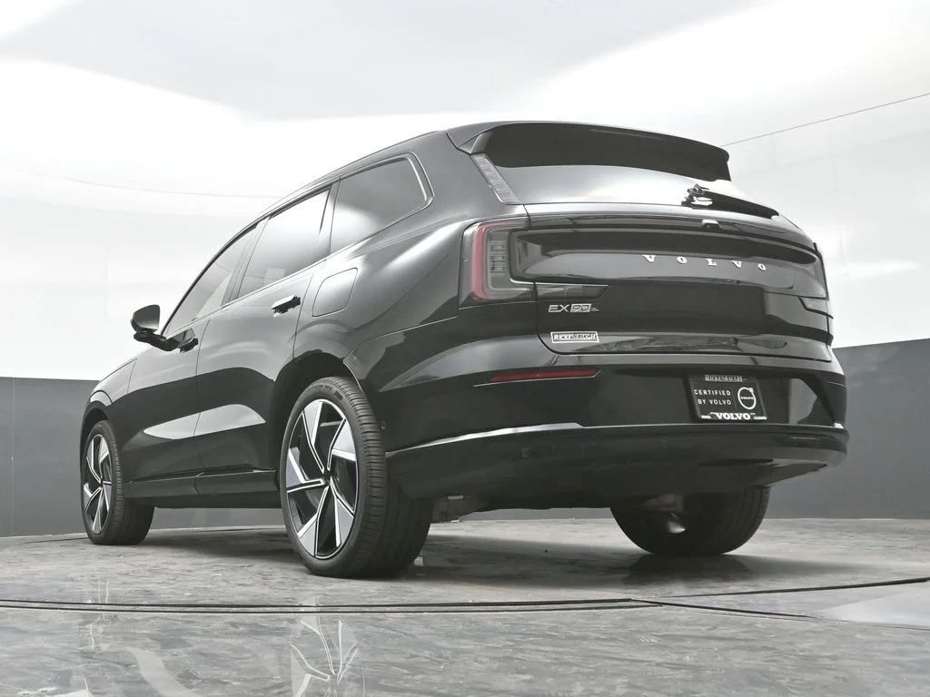 2025 Volvo EX90 Ultra - Photo 31