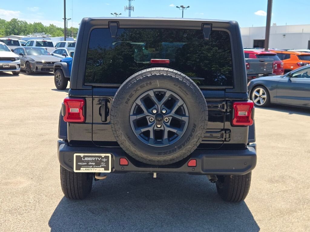 New 2026 Black Clear-Coat Exterior Paint Jeep 85th Anniversary Edition image 13