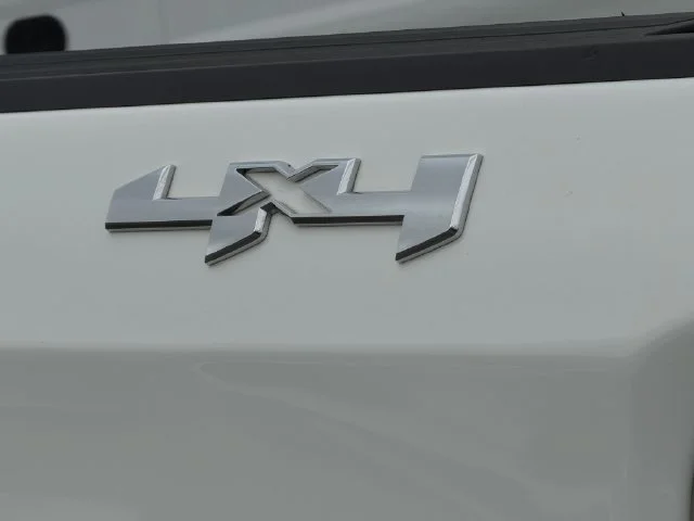 Certified Used 2023 SUMMIT WHITE GMC Elevation image 7