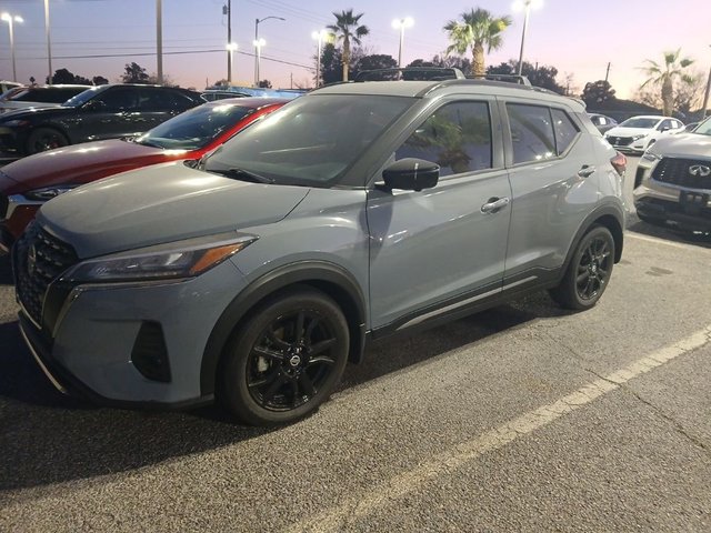 2021 Nissan Kicks SR