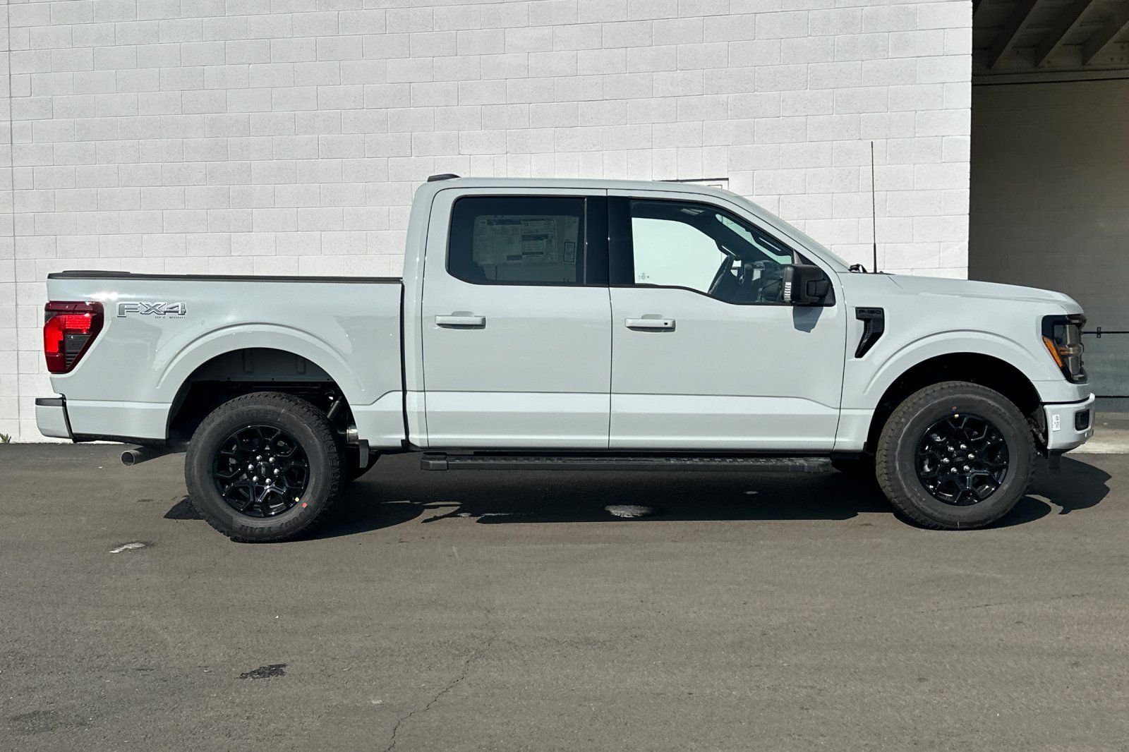 New 2026 White Ford XLT image 2