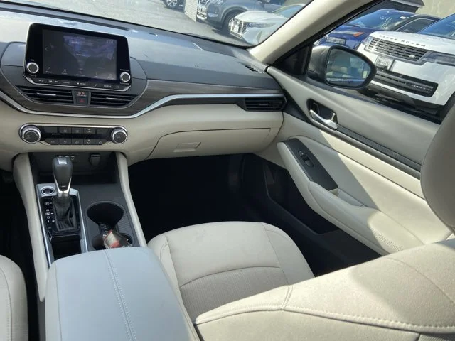 2025 Nissan Altima SV - Photo 13