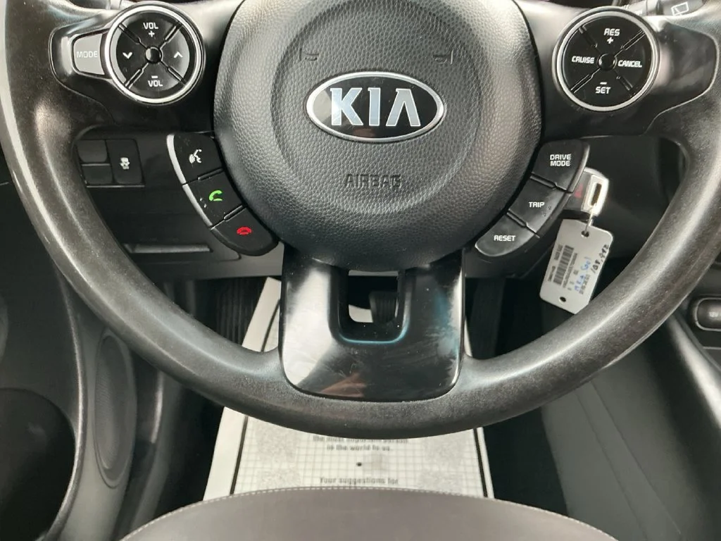 Used 2019 Black Kia Base image 18