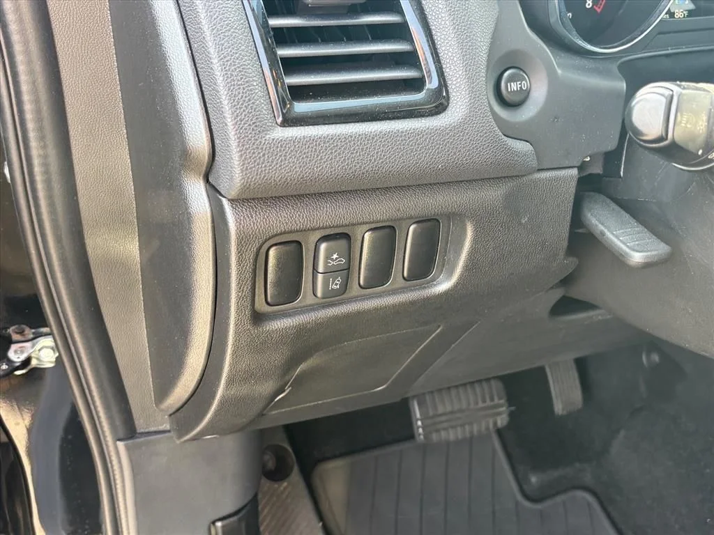 Used 2024 Black Mitsubishi 2.0 LE image 8